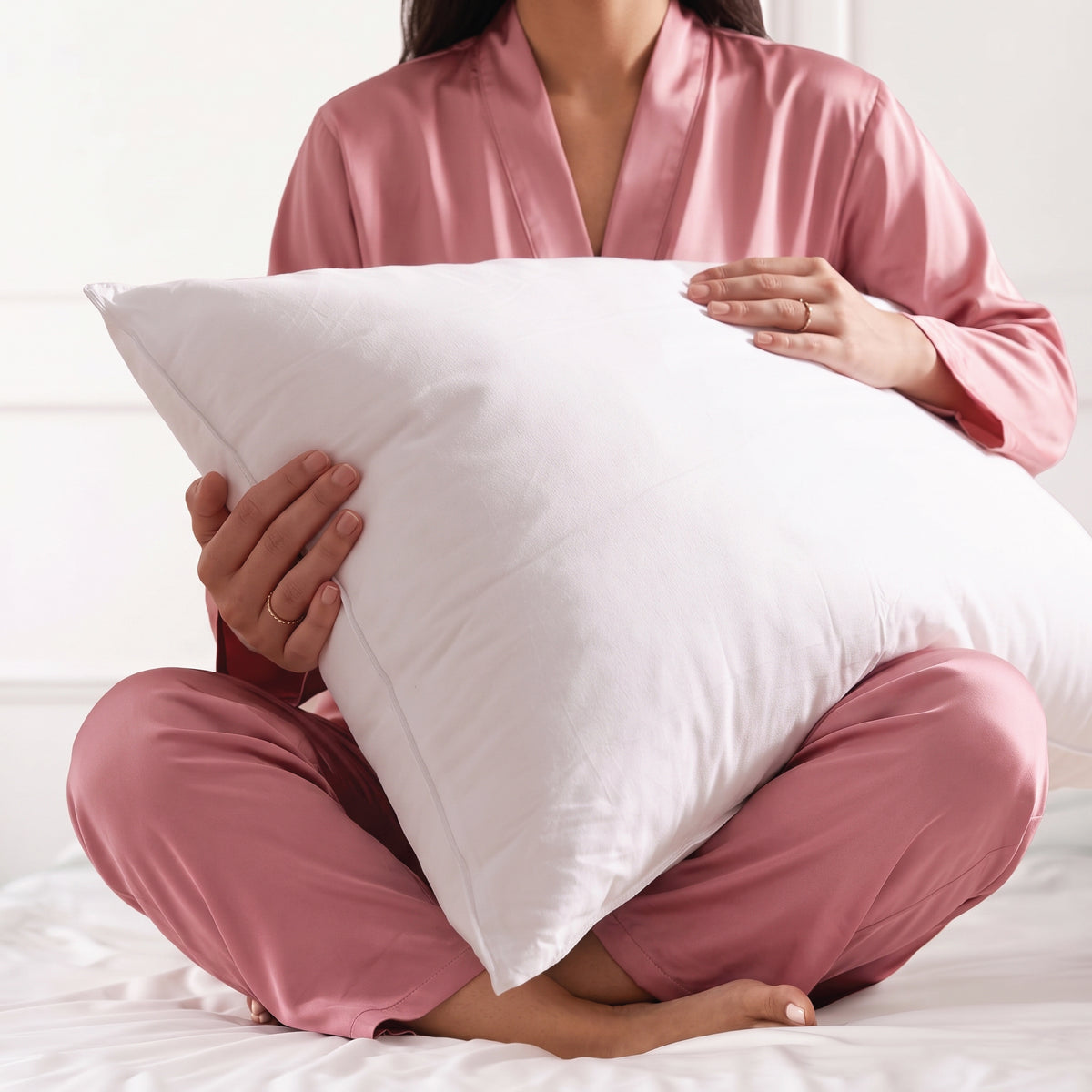 Ultra Soft Premium Microfiber Pillow – Ergonomic Neck Support for Deep Sleep